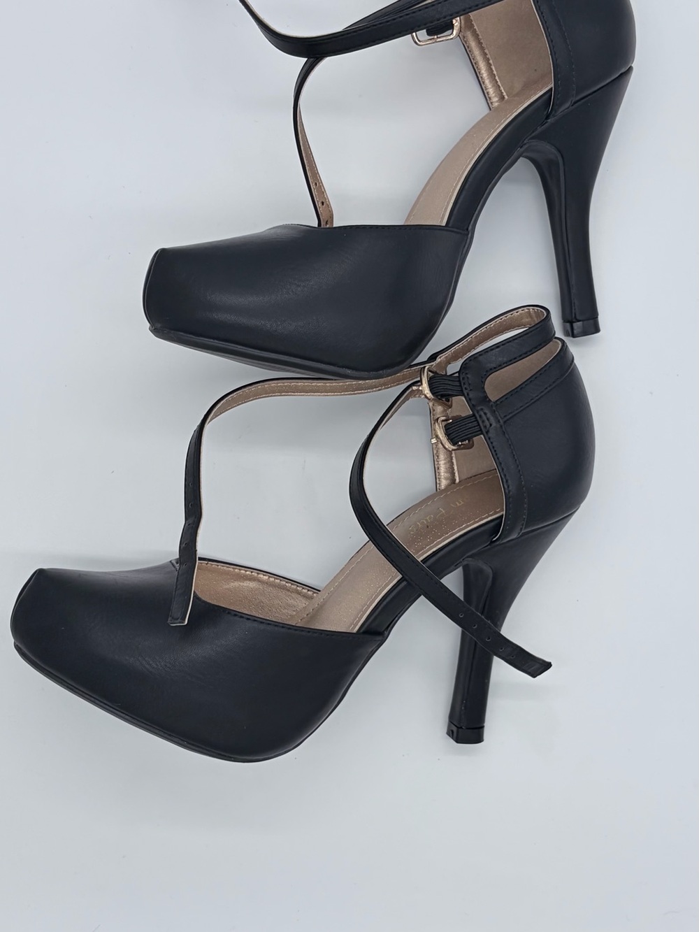 Dream Pairs Black Ankle-Strap Closed-Toe Heels